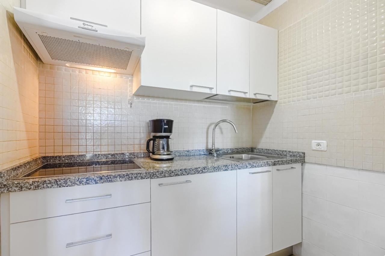 ארונה Fantastic Large Studio In Front Of Beach Heated Pool Wifi מראה חיצוני תמונה