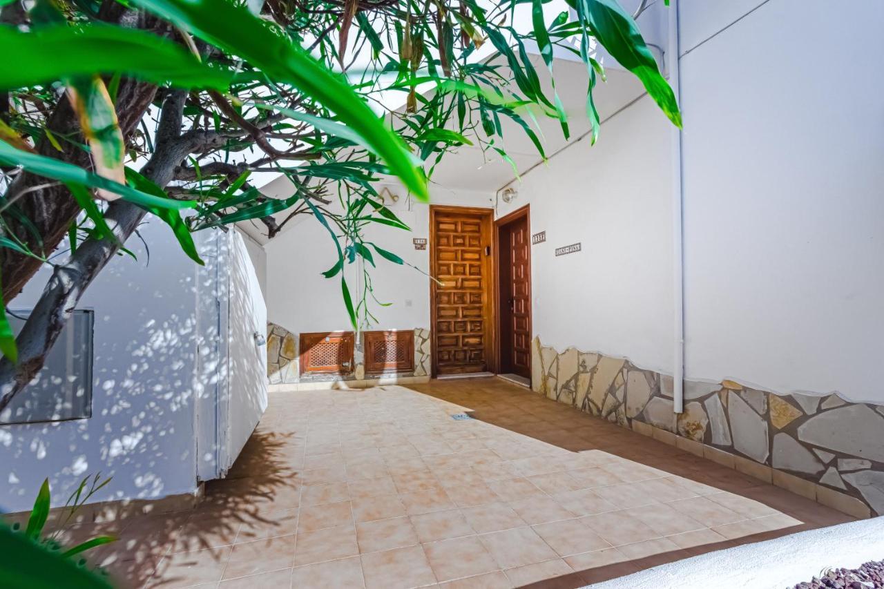ארונה Fantastic Large Studio In Front Of Beach Heated Pool Wifi מראה חיצוני תמונה