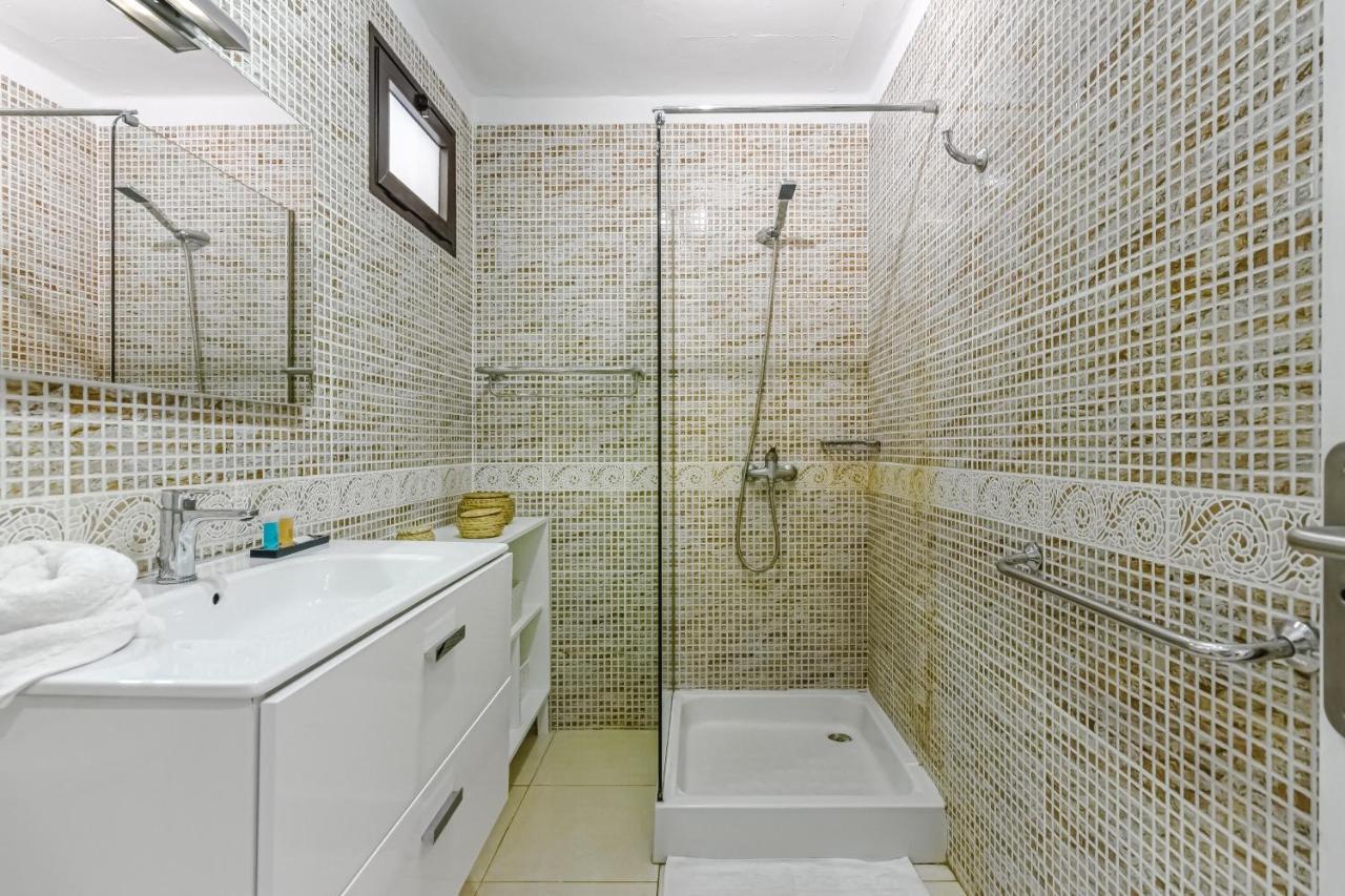 ארונה Fantastic Large Studio In Front Of Beach Heated Pool Wifi מראה חיצוני תמונה