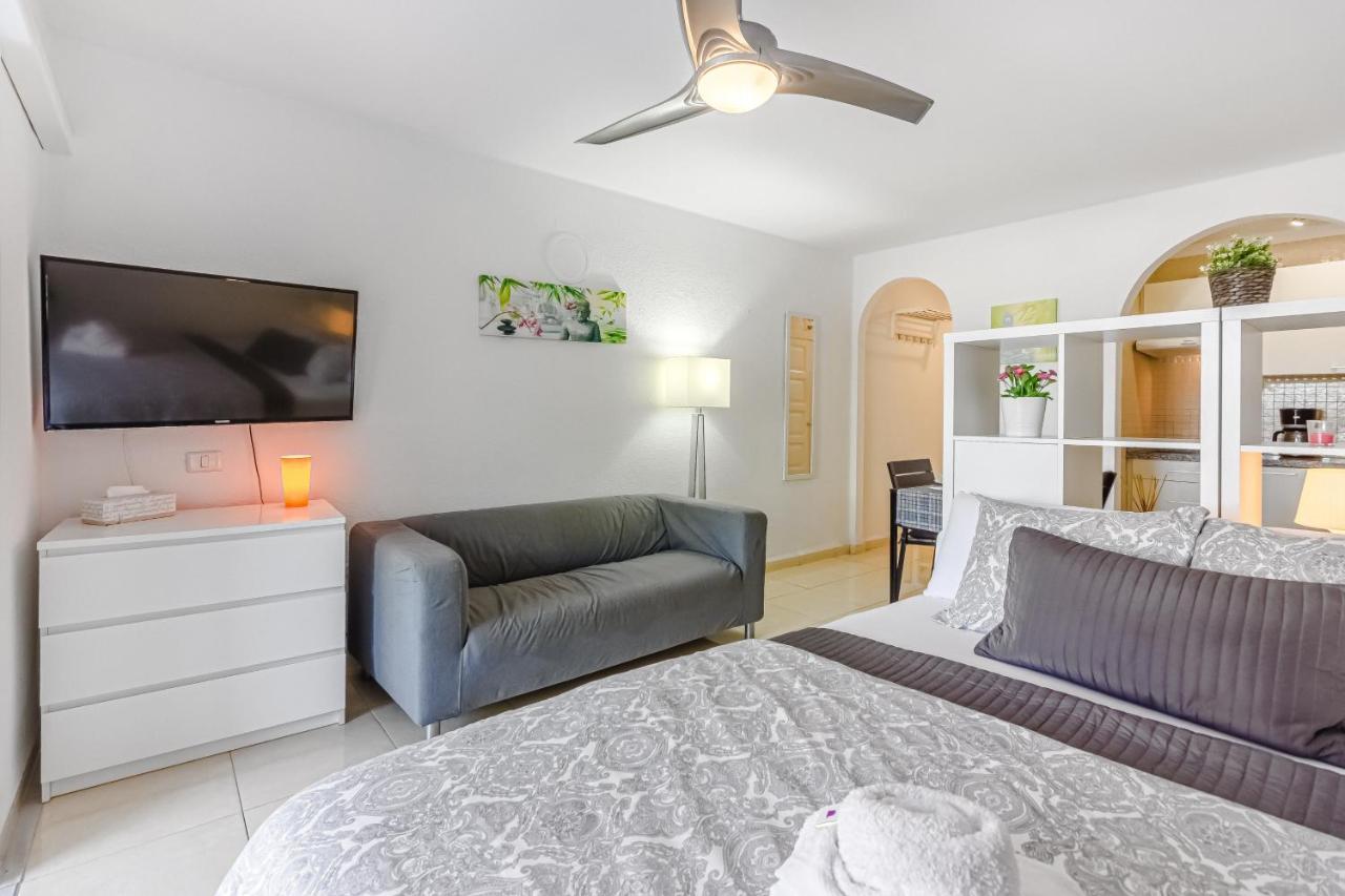 ארונה Fantastic Large Studio In Front Of Beach Heated Pool Wifi מראה חיצוני תמונה