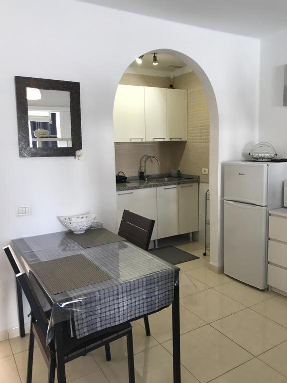 ארונה Fantastic Large Studio In Front Of Beach Heated Pool Wifi חדר תמונה